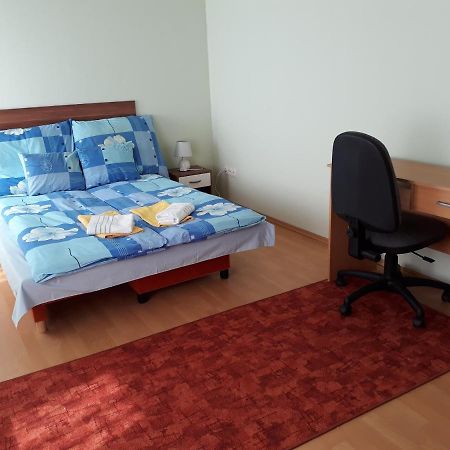 Piac Utcai Apartman Debrecen Ngoại thất bức ảnh