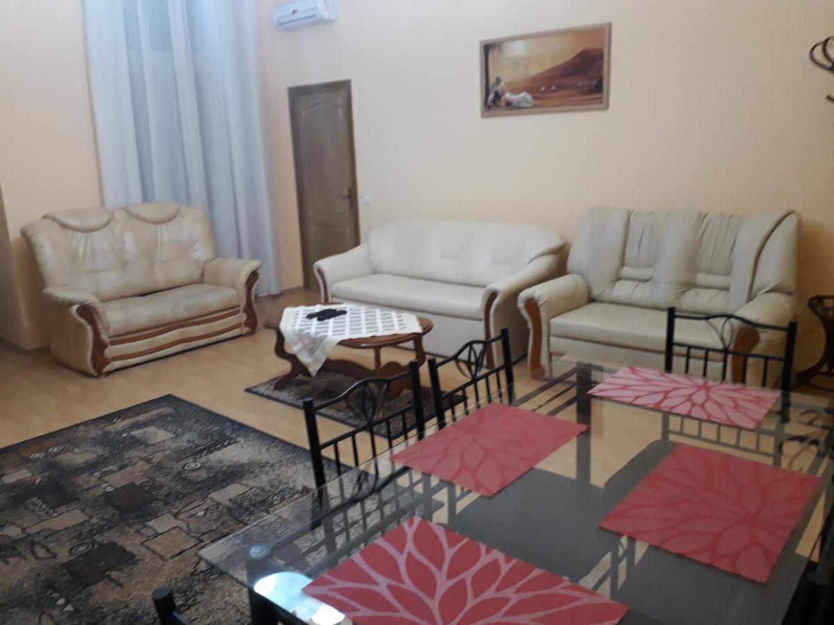 Piac Utcai Apartman Debrecen Ngoại thất bức ảnh