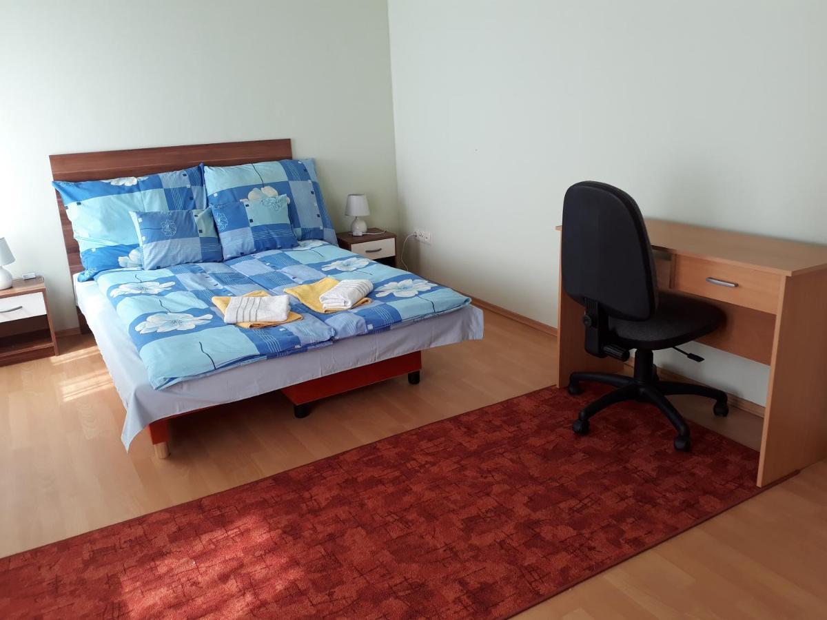 Piac Utcai Apartman Hotel Debrecen Ngoại thất bức ảnh