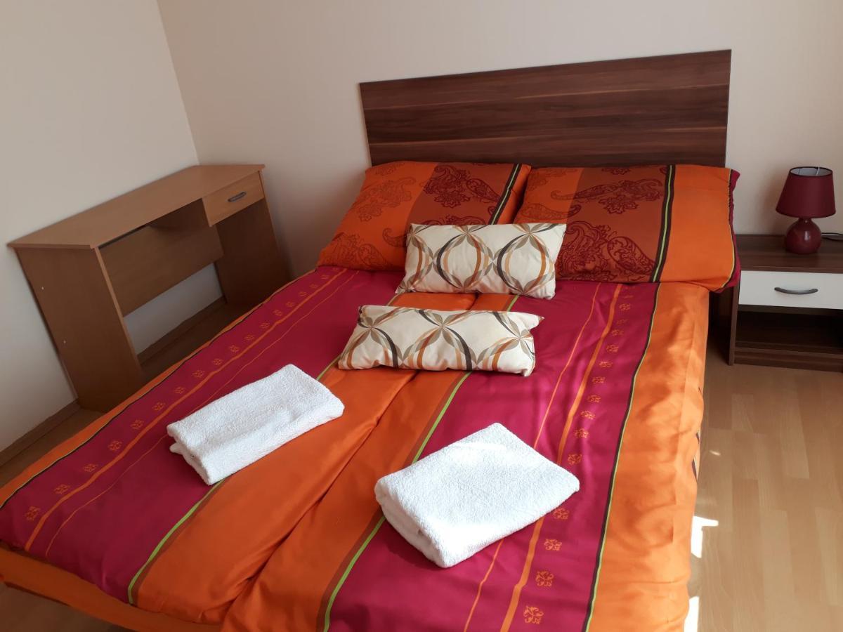 Piac Utcai Apartman Hotel Debrecen Ngoại thất bức ảnh