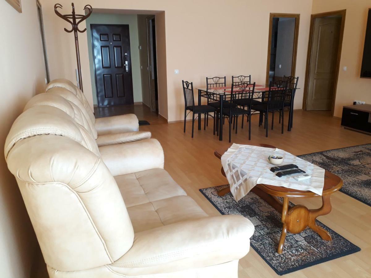 Piac Utcai Apartman Debrecen Ngoại thất bức ảnh
