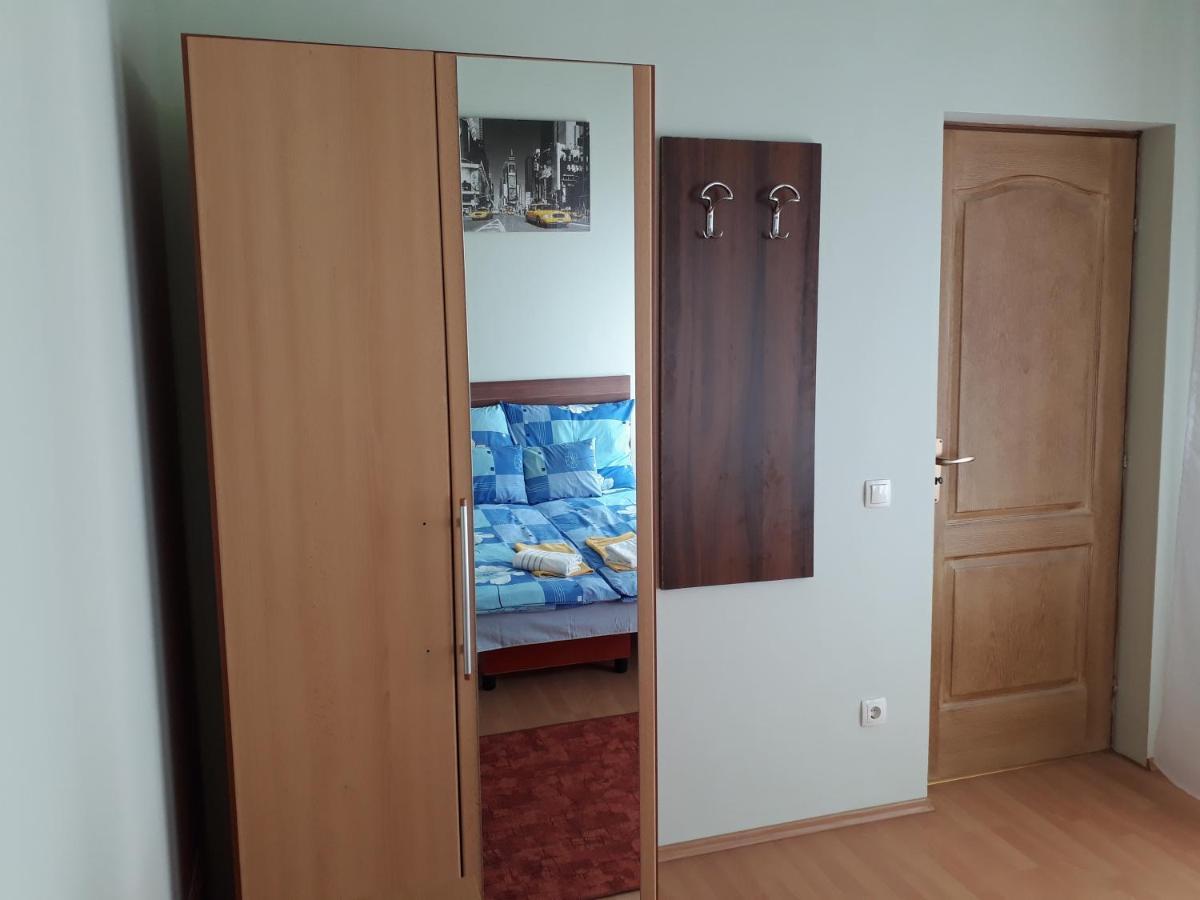 Piac Utcai Apartman Hotel Debrecen Ngoại thất bức ảnh