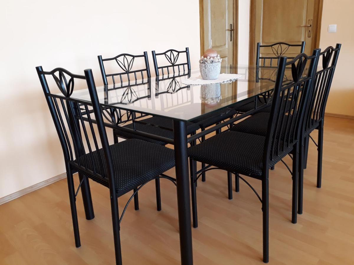Piac Utcai Apartman Debrecen Ngoại thất bức ảnh